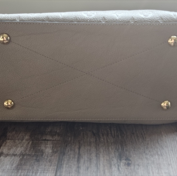 We Accept Offers Louis Vuitton Maida Hobo Turtledove Empriente - Picture 5 of 16